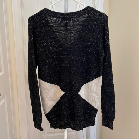 Forever 21 sweater - Picture 3 of 4
